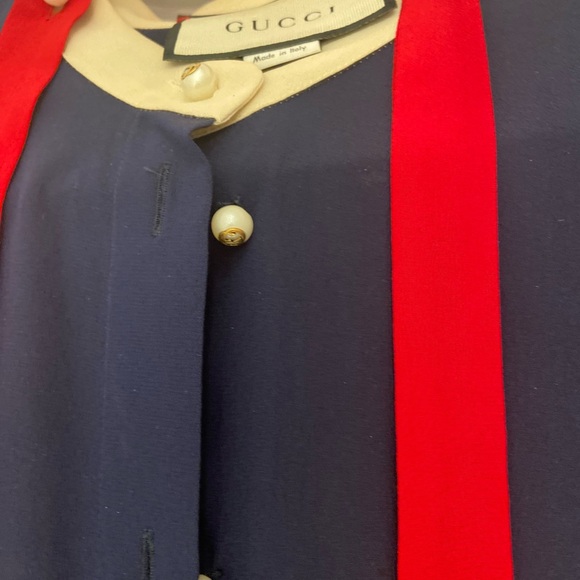 Gucci GG pearl button detailed blouse in navy silk - Picture 2 of 6